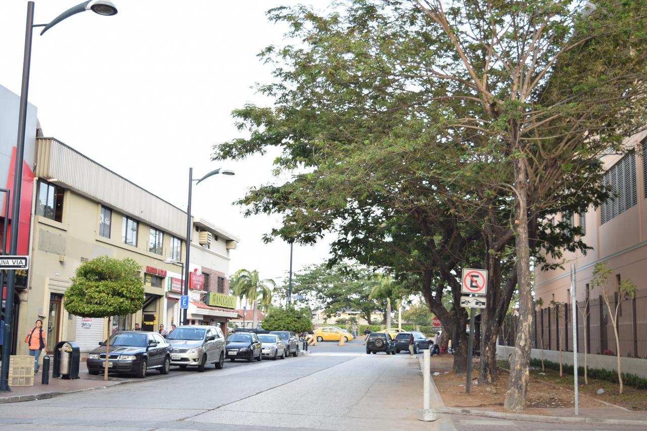 Alojamiento Castelnouvo, Entre Rios, Guayaquil, Ecuador ภายนอก รูปภาพ